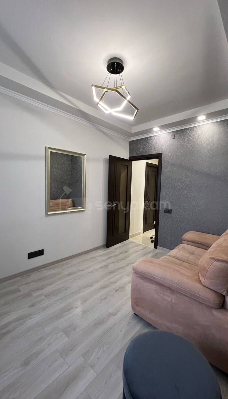 4 Սենյականոց Բնակարան, 90քմ, 7/9 հարկ, Կապիտալ Վերանորոգված, Կահավորված, Արևկող