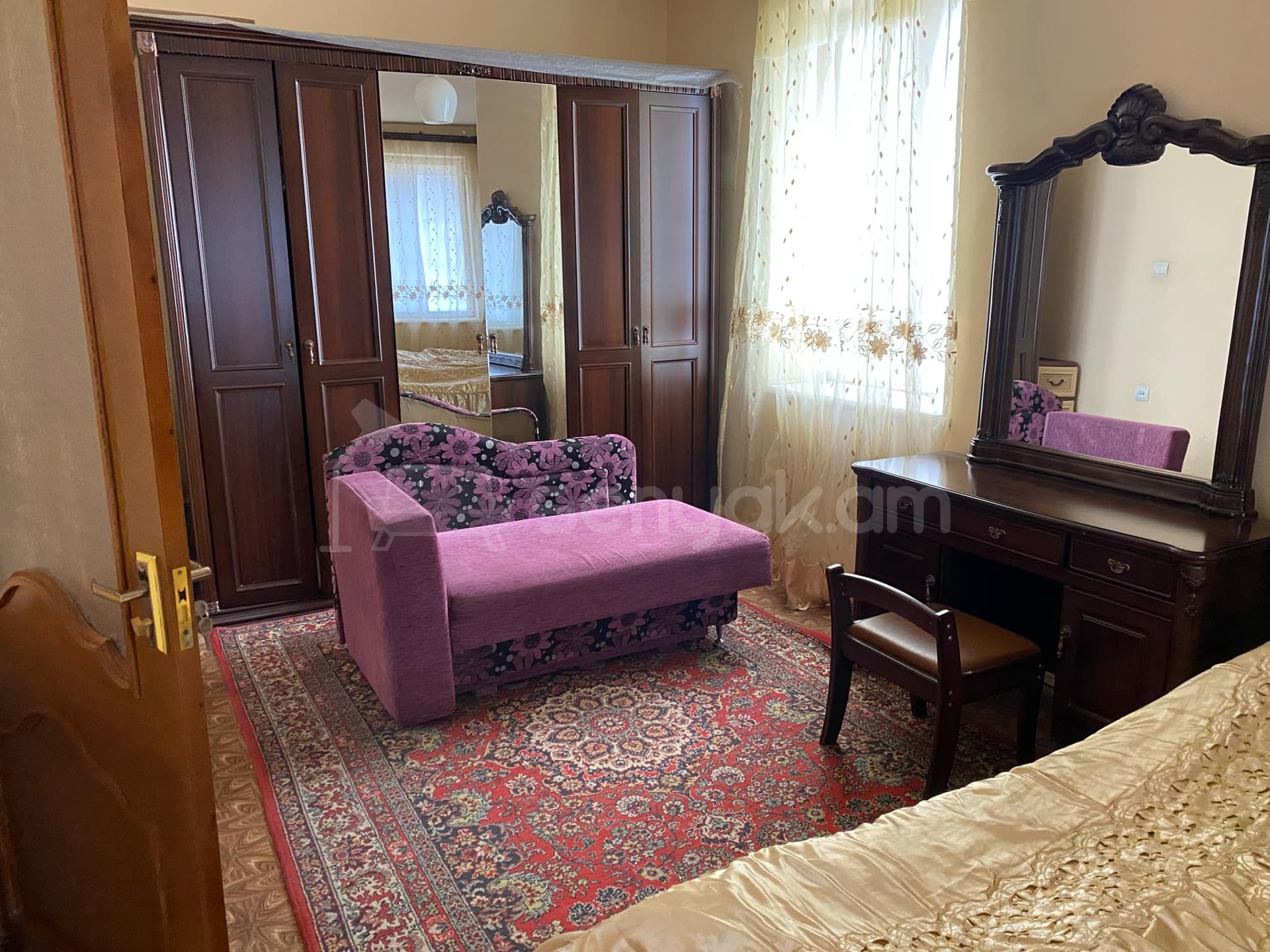 1 Սենյականոց Բնակարան Քարե Շենքում, 35քմ, 1/5 հարկ, Նորմալ Վիճակում