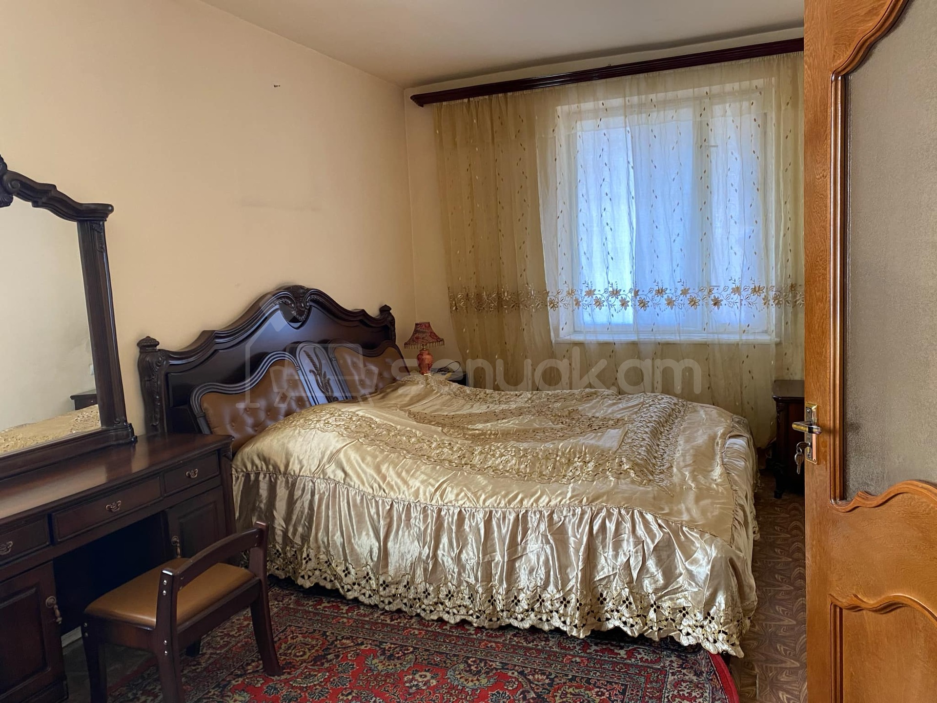 1 Սենյականոց Բնակարան Քարե Շենքում, 35քմ, 1/5 հարկ, Նորմալ Վիճակում