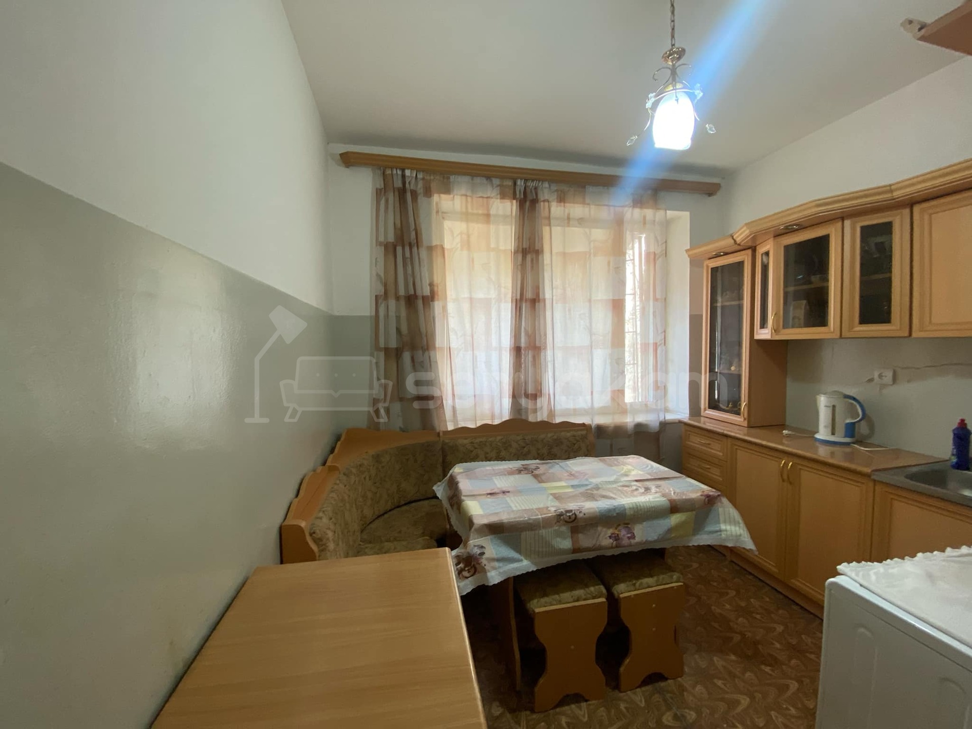 1 Սենյականոց Բնակարան Քարե Շենքում, 35քմ, 1/5 հարկ, Նորմալ Վիճակում