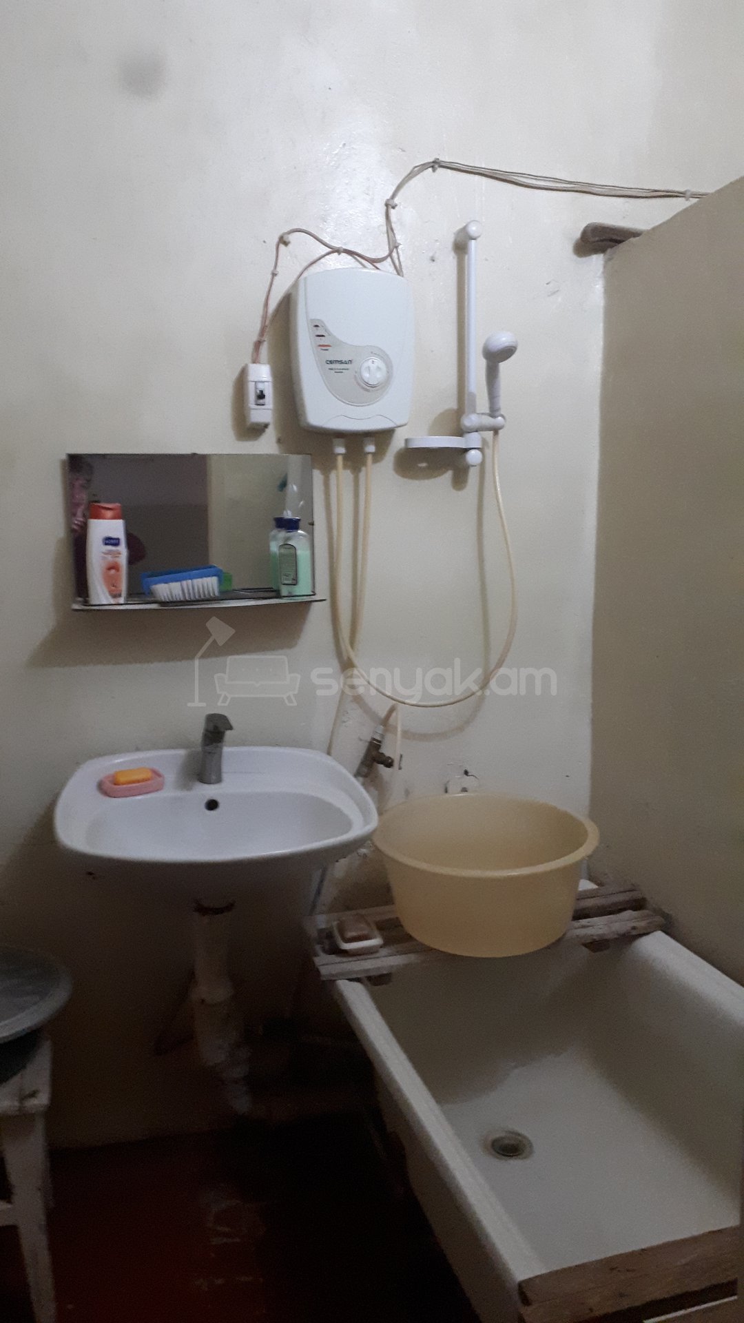 2 Սենյականոց Բնակարան Քարե Շենքում, 64քմ, 5/5 հարկ, Պետական Վիճակում