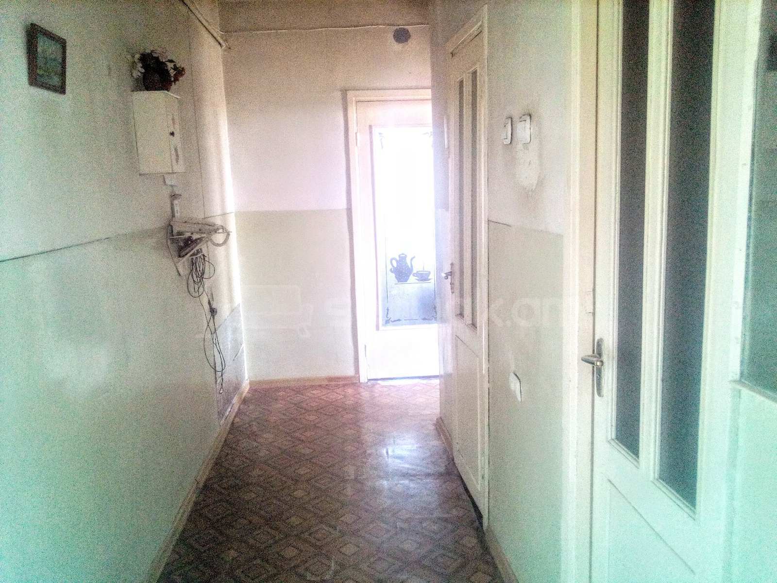 2 Սենյականոց Բնակարան Քարե Շենքում, 64քմ, 5/5 հարկ, Պետական Վիճակում