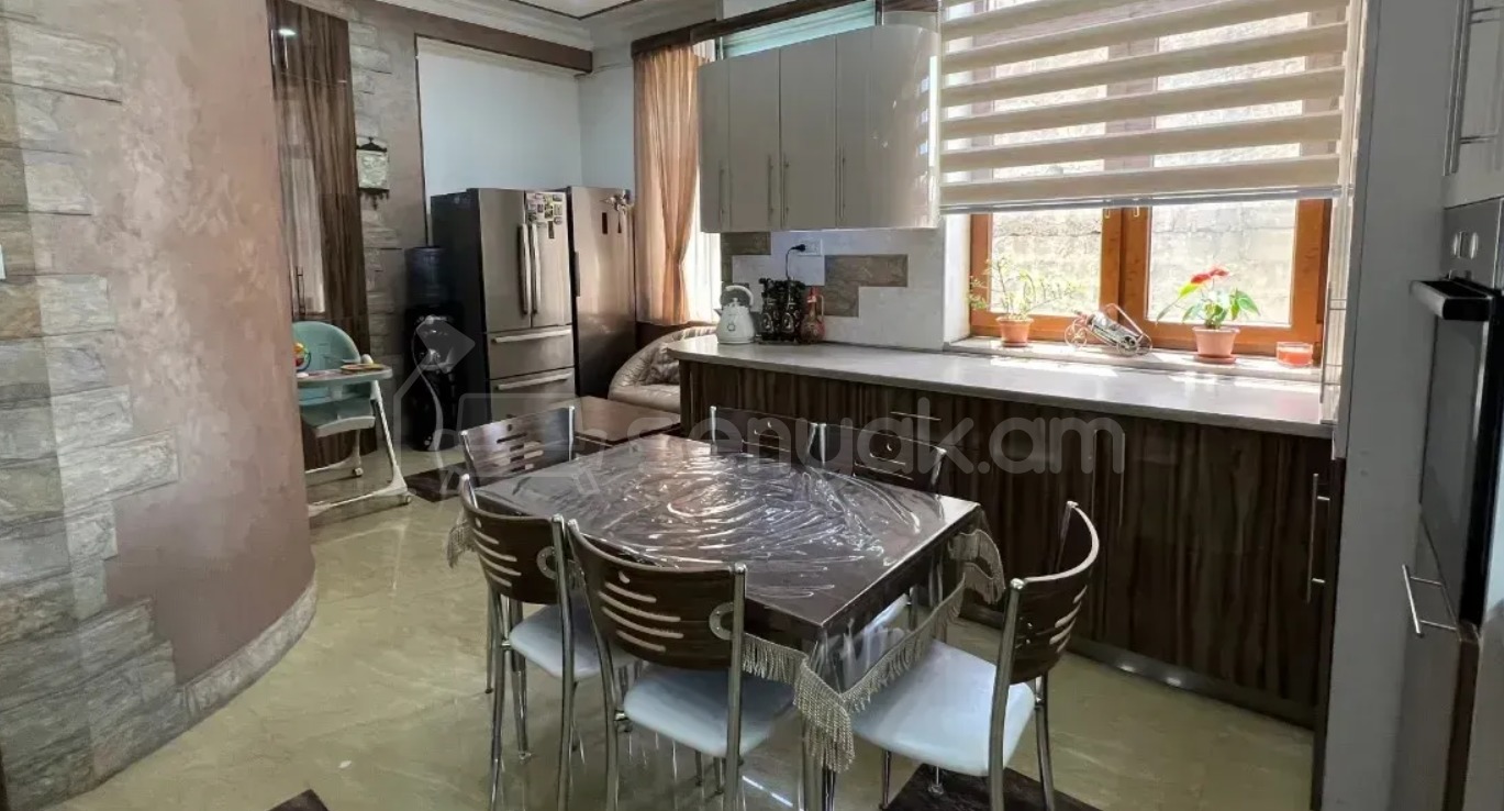 5 Սենյականոց Բնակարան Նորակառույցում, 275քմ, 3/6 հարկ, Դիզայներական Վերանորոգված