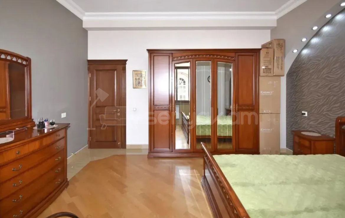 5 Սենյականոց Բնակարան Նորակառույցում, 275քմ, 3/6 հարկ, Դիզայներական Վերանորոգված