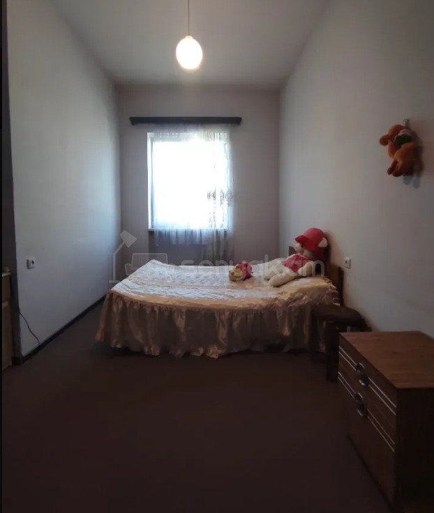 5 Սենյականոց Բնակարան Քարե Շենքում, 150քմ, 2/4 հարկ, Կապիտալ Վերանորոգված