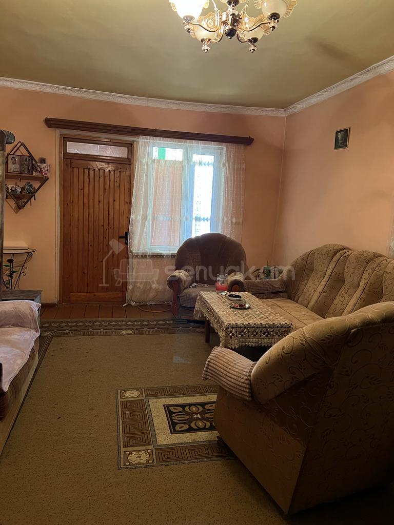 7 Սենյականոց Բնակարան Քարե Շենքում, 297քմ, 1/2 հարկ, Կոսմետիկ Վերանորոգված