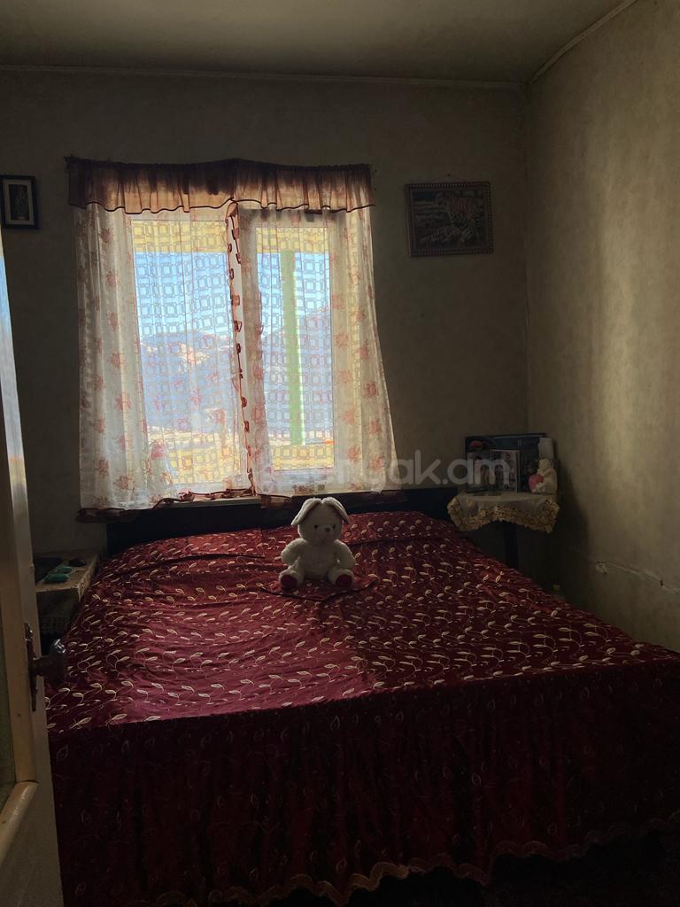 7 Սենյականոց Բնակարան Քարե Շենքում, 297քմ, 1/2 հարկ, Կոսմետիկ Վերանորոգված
