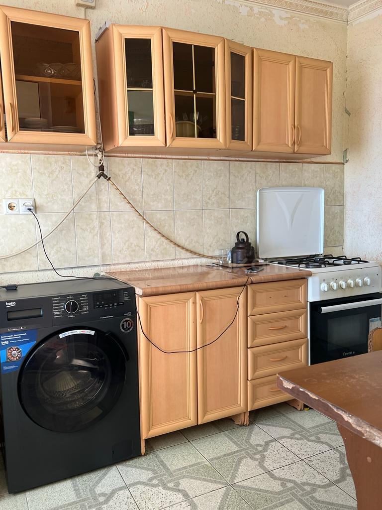 7 Սենյականոց Բնակարան Քարե Շենքում, 297քմ, 1/2 հարկ, Կոսմետիկ Վերանորոգված