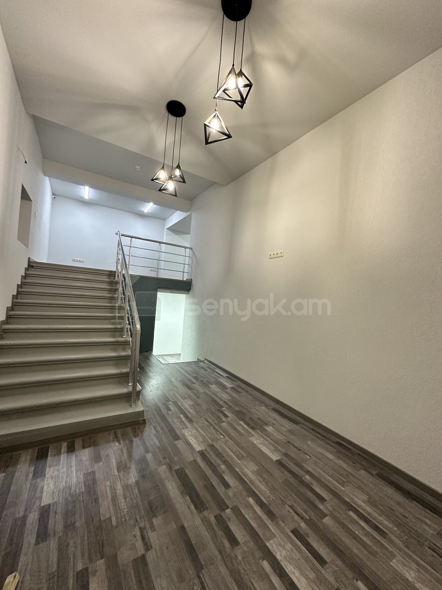 Օֆիսային Տարածք, 180քմ, Կապիտալ Վերանորոգված