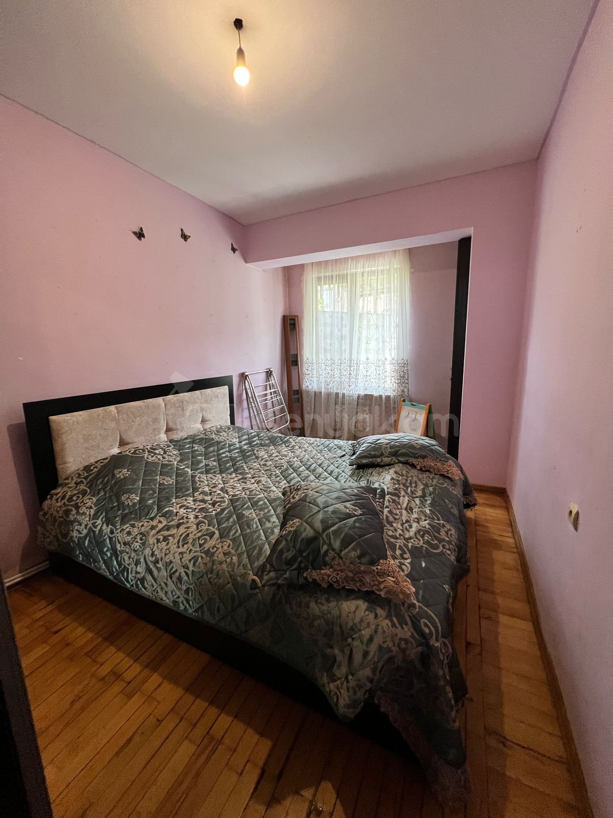 3 Սենյականոց Բնակարան Քարե Շենքում, 85քմ, 1/5 հարկ, Նորմալ Վիճակում