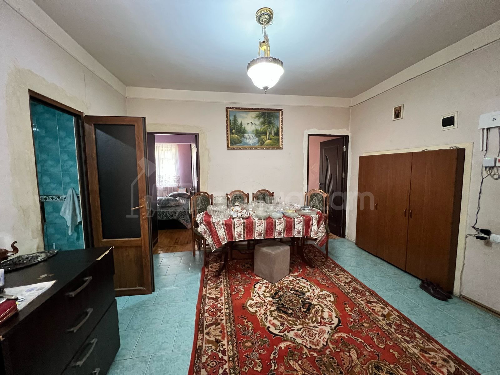 3 Սենյականոց Բնակարան Քարե Շենքում, 85քմ, 1/5 հարկ, Նորմալ Վիճակում