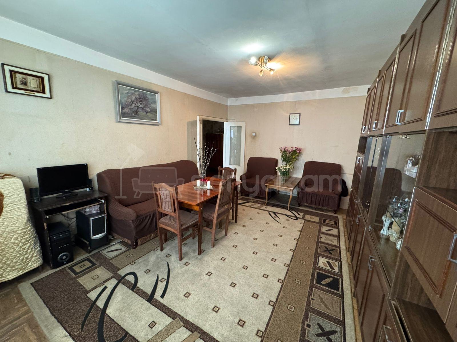 3 Սենյականոց Բնակարան Քարե Շենքում, 122քմ, 5/5 հարկ, Պետական Վիճակում