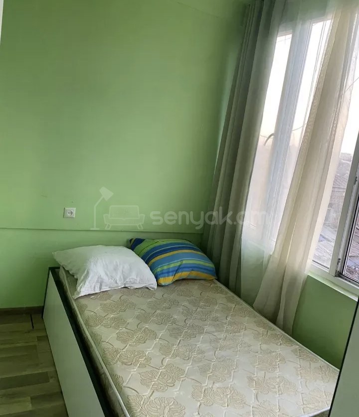 2 Սենյականոց Բնակարան Քարե Շենքում, 56քմ, 3/5 հարկ, Նորմալ Վիճակում, Կահավորված, Արևկող