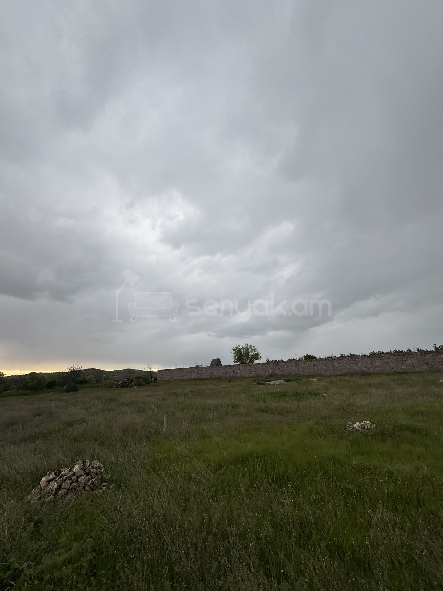 Հողատարածք, 700քմ