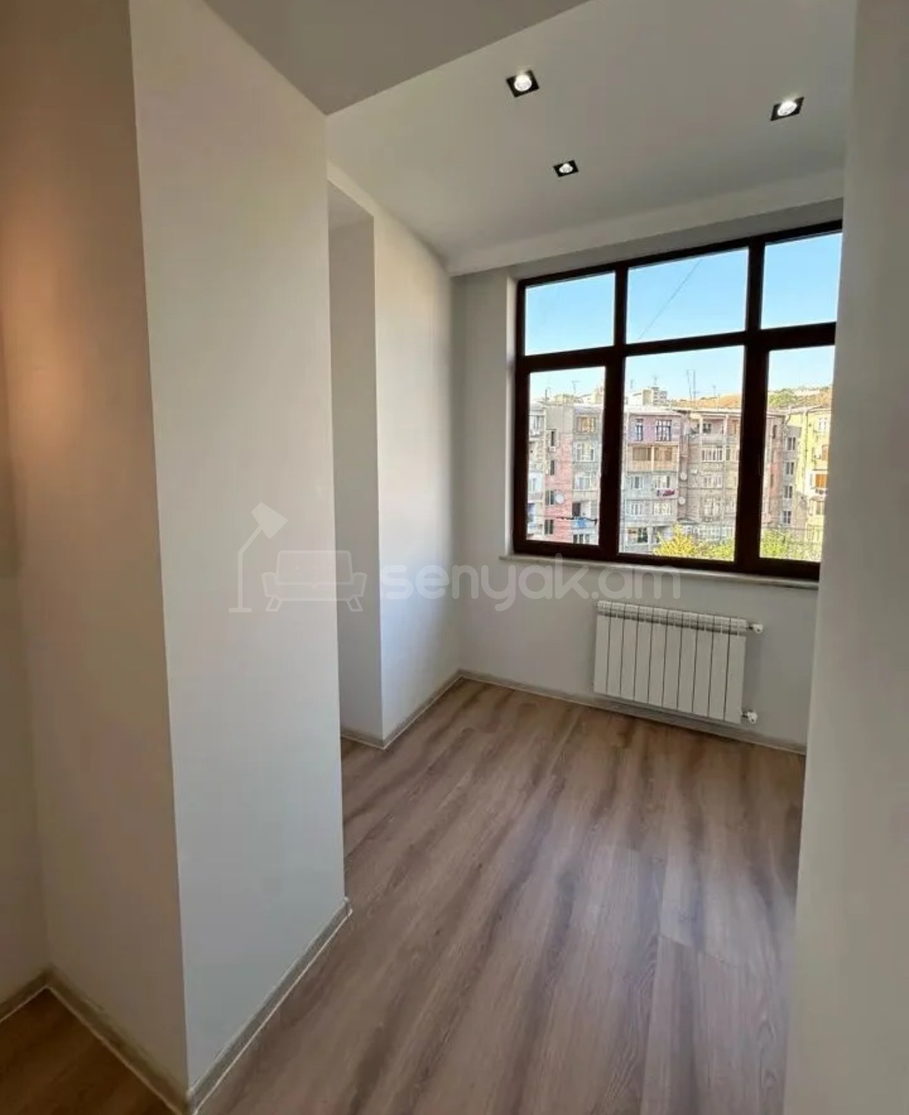 2 Սենյականոց Բնակարան Քարե Շենքում, 47քմ, 4/4 հարկ, Դիզայներական Վերանորոգված