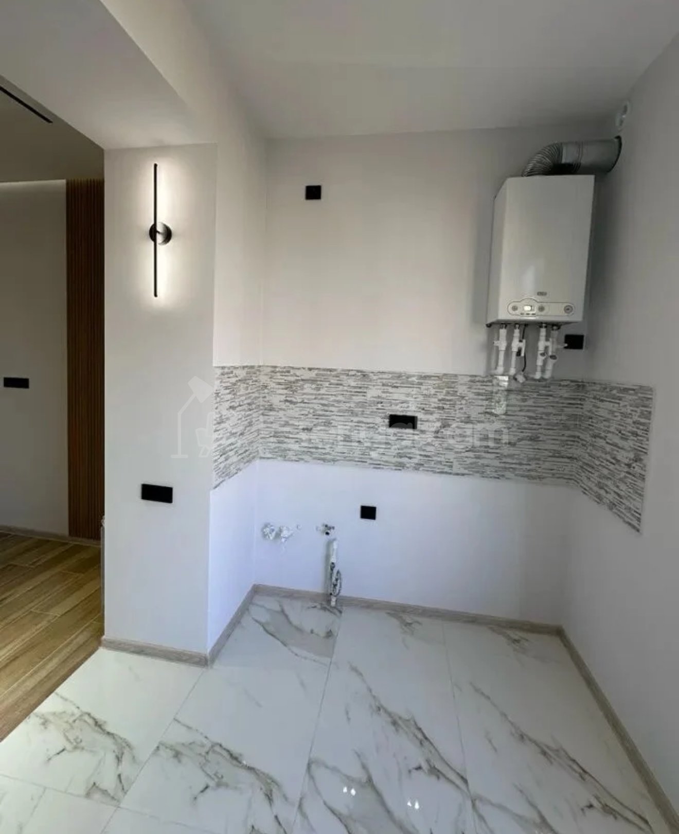 2 Սենյականոց Բնակարան Քարե Շենքում, 47քմ, 4/4 հարկ, Դիզայներական Վերանորոգված