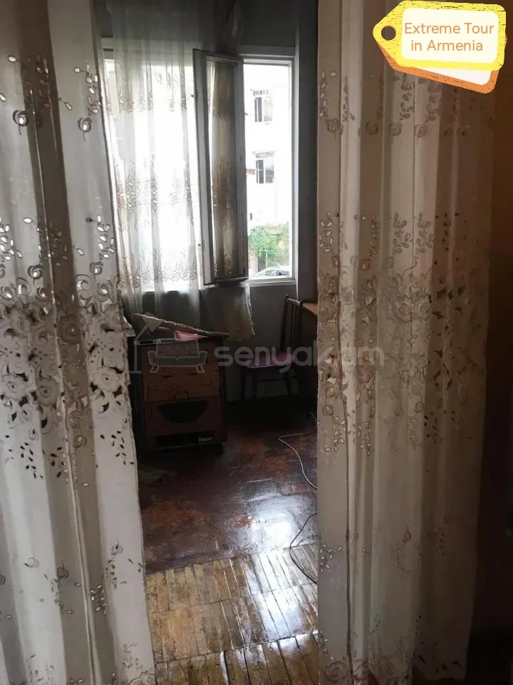 2 Սենյականոց Բնակարան Քարե Շենքում, 52քմ, 2/6 հարկ, Նորմալ Վիճակում, Կահավորված, Արևկող