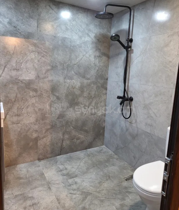 2 Սենյականոց Բնակարան Քարե Շենքում, 53քմ, 4/5 հարկ, Կապիտալ Վերանորոգված