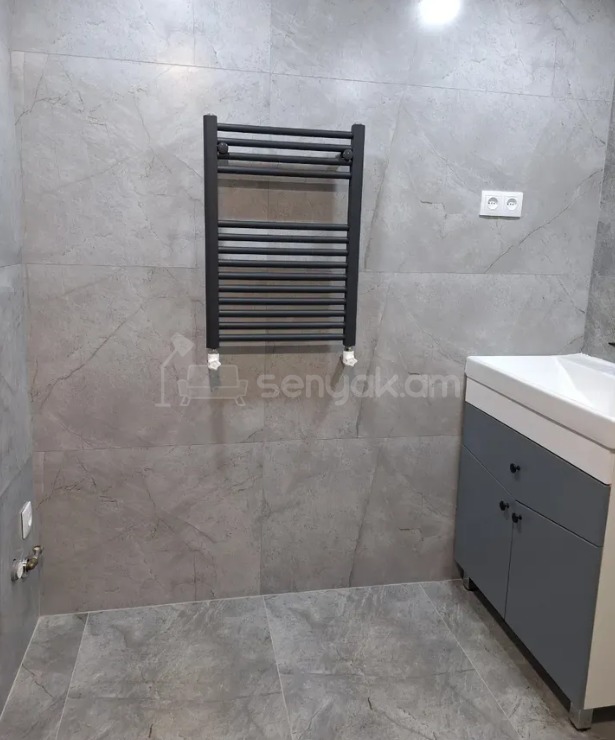 2 Սենյականոց Բնակարան Քարե Շենքում, 53քմ, 4/5 հարկ, Կապիտալ Վերանորոգված
