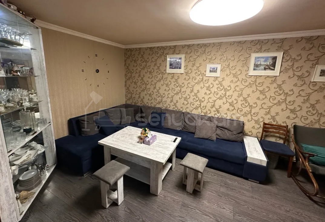 2 Սենյականոց Բնակարան Քարե Շենքում, 50քմ, 5/5 հարկ, Կապիտալ Վերանորոգված