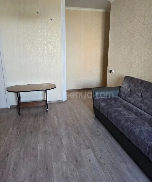 2 Սենյականոց Բնակարան Քարե Շենքում, 51քմ, 4/6 հարկ, Կապիտալ Վերանորոգված
