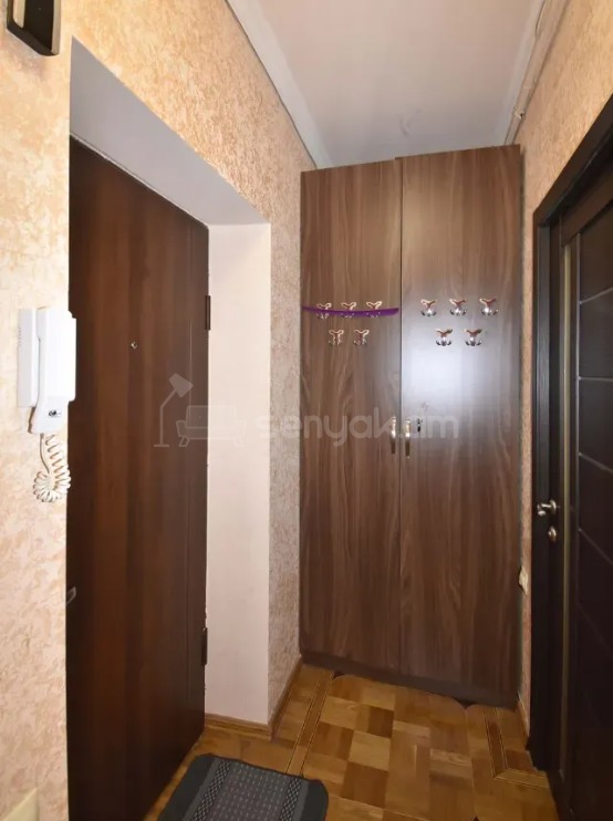 1 Սենյականոց Բնակարան Քարե Շենքում, 40քմ, 4/5 հարկ, Կապիտալ Վերանորոգված