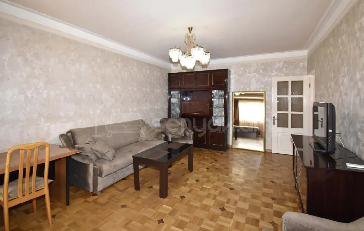 1 Սենյականոց Բնակարան Քարե Շենքում, 40քմ, 4/5 հարկ, Կապիտալ Վերանորոգված