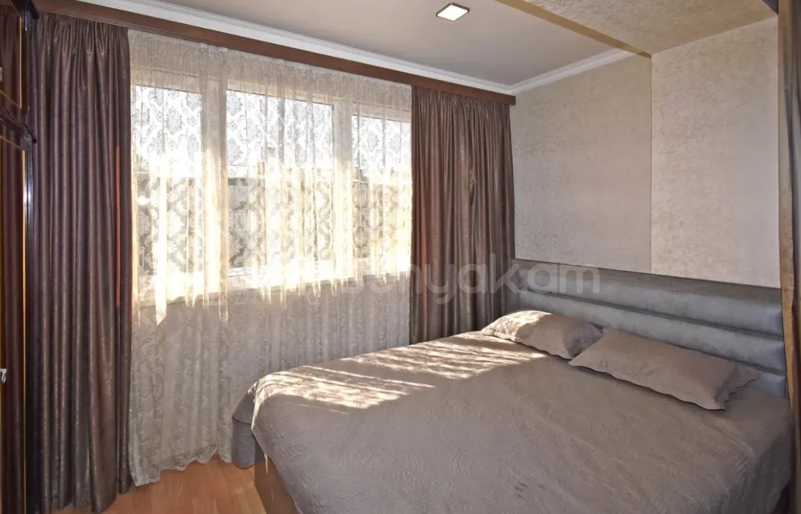 1 Սենյականոց Բնակարան Քարե Շենքում, 40քմ, 4/5 հարկ, Կապիտալ Վերանորոգված