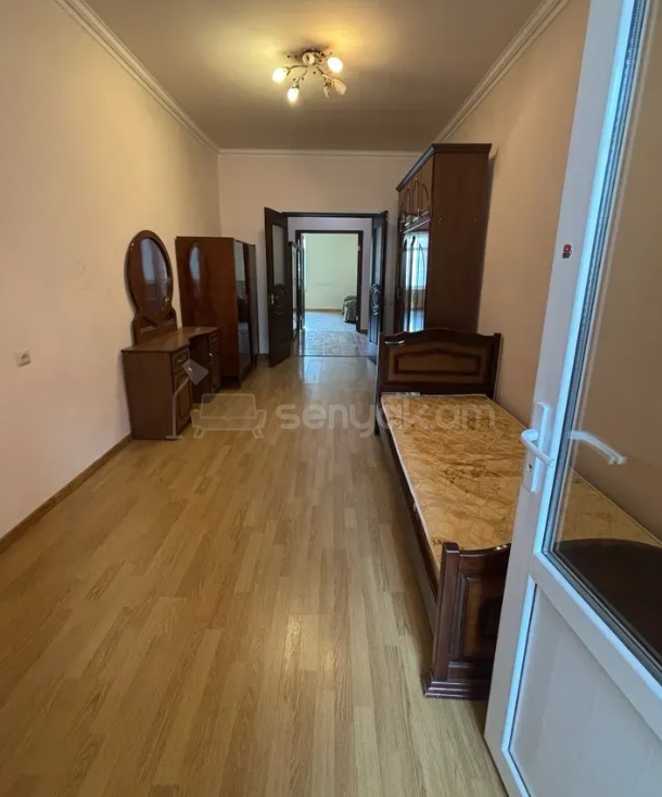 2 Սենյականոց Բնակարան Քարե Շենքում, 69քմ, 3/5 հարկ, Կապիտալ Վերանորոգված
