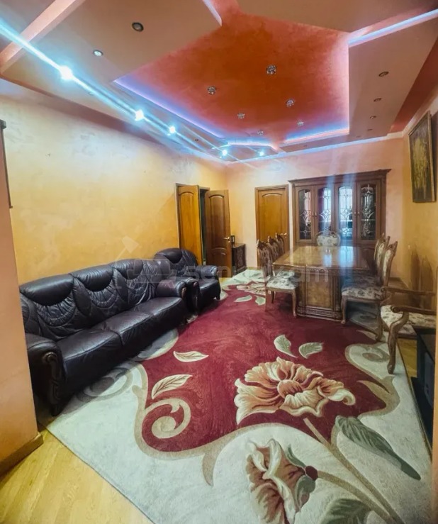 3 Սենյականոց Բնակարան Քարե Շենքում, 79քմ, 4/5 հարկ, Կապիտալ Վերանորոգված