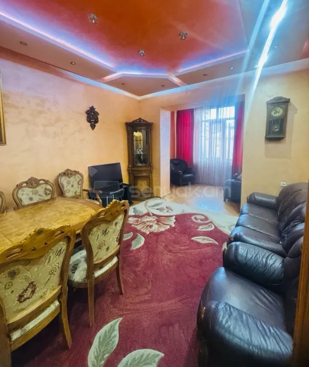 3 Սենյականոց Բնակարան Քարե Շենքում, 79քմ, 4/5 հարկ, Կապիտալ Վերանորոգված