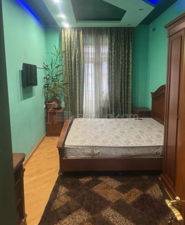 3 Սենյականոց Բնակարան Քարե Շենքում, 79քմ, 4/5 հարկ, Կապիտալ Վերանորոգված