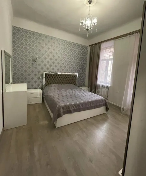 3 Սենյականոց Բնակարան Քարե Շենքում, 81քմ, 3/3 հարկ, Կապիտալ Վերանորոգված