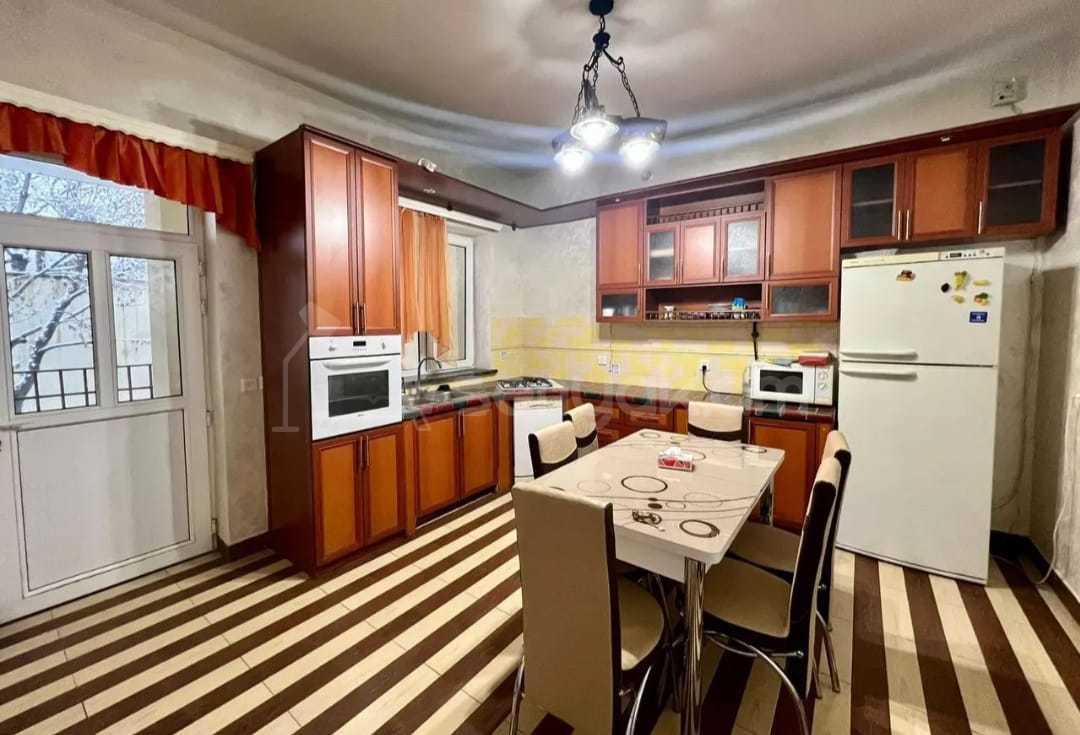 6 Սենյականոց Շքեղ Առանձնատուն, 200քմ, Լողավազանով