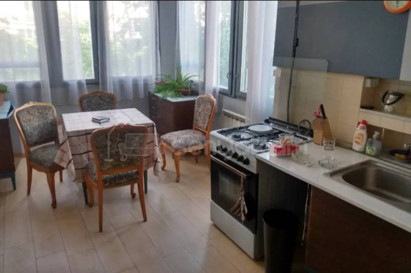 3 Սենյականոց Բնակարան Քարե Շենքում, 86քմ, 2/4 հարկ, Կոսմետիկ Վերանորոգված, Կահավորված, Արևկող