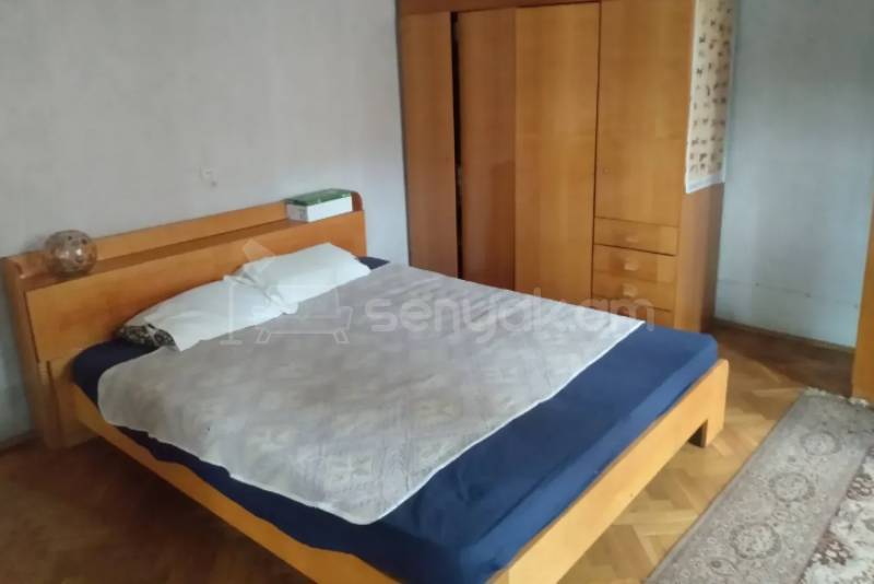 3 Սենյականոց Բնակարան Քարե Շենքում, 86քմ, 2/4 հարկ, Կոսմետիկ Վերանորոգված, Կահավորված, Արևկող