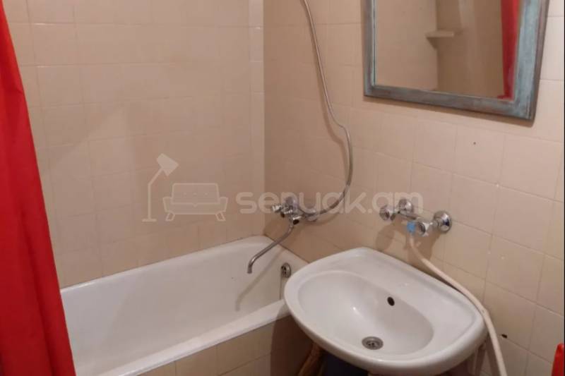 3 Սենյականոց Բնակարան Քարե Շենքում, 86քմ, 2/4 հարկ, Կոսմետիկ Վերանորոգված, Կահավորված, Արևկող