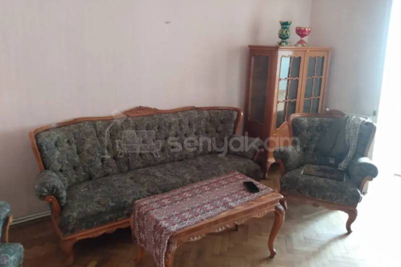 3 Սենյականոց Բնակարան Քարե Շենքում, 86քմ, 2/4 հարկ, Կոսմետիկ Վերանորոգված, Կահավորված, Արևկող