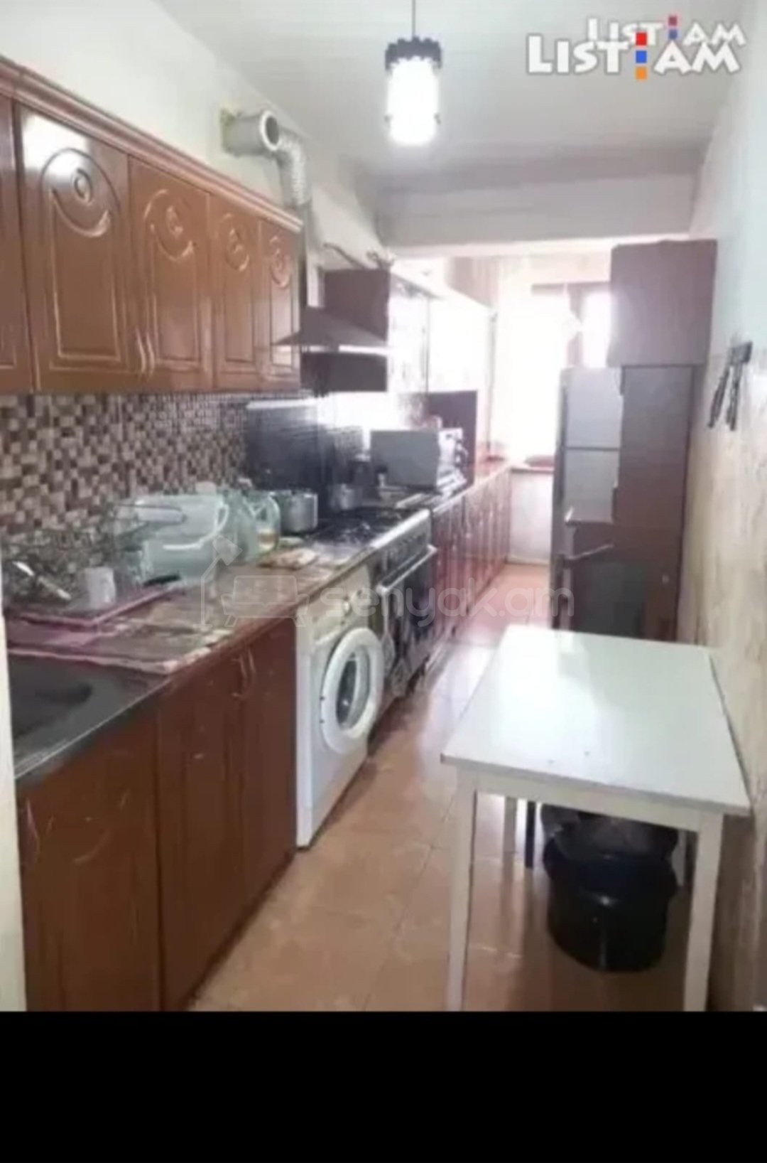 4 Սենյականոց Բնակարան Քարե Շենքում, 102քմ, 4/5 հարկ, Նորմալ Վիճակում