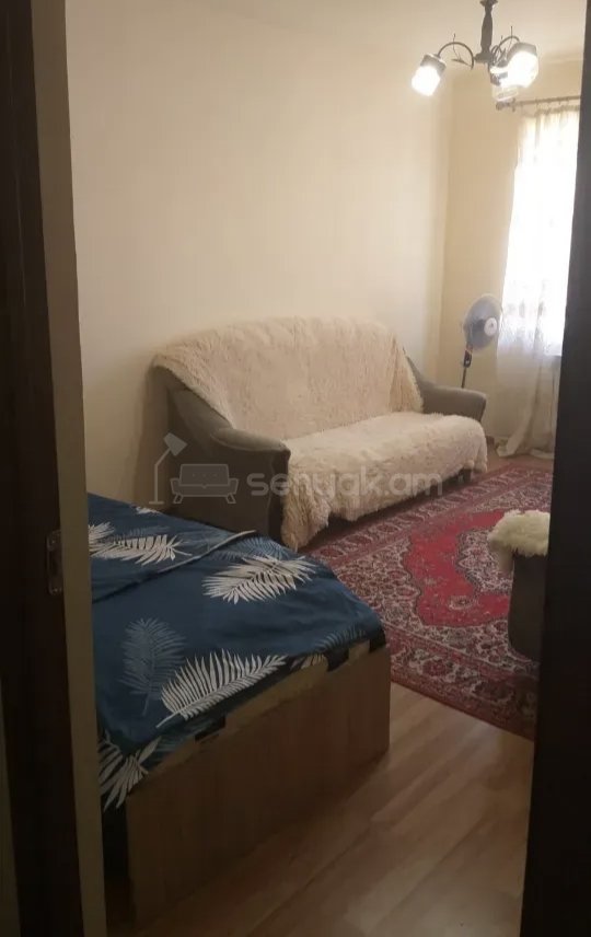 1 Սենյականոց Բնակարան Քարե Շենքում, 42քմ, 2/4 հարկ, Կապիտալ Վերանորոգված, Կահավորված, Արևկող