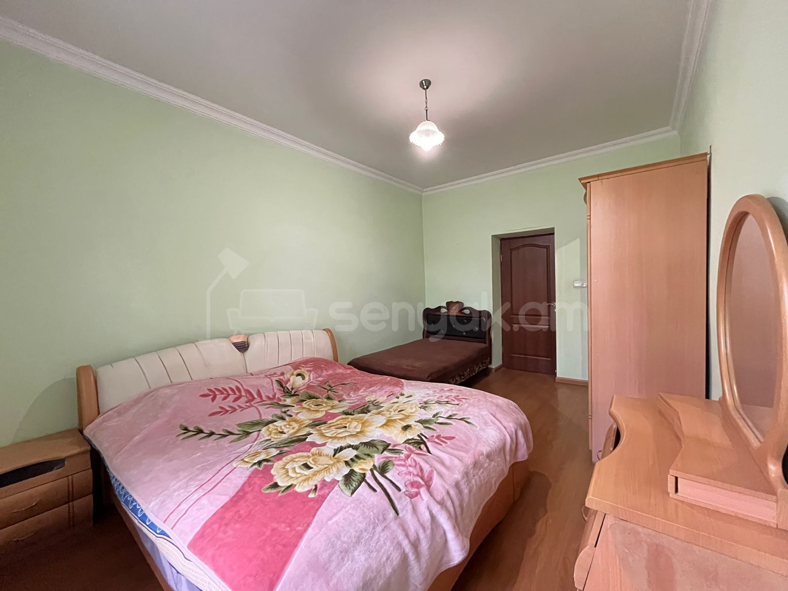 2 Սենյականոց Բնակարան Քարե Շենքում, 58քմ, 3/5 հարկ, Կապիտալ Վերանորոգված, Կահավորված, Արևկող