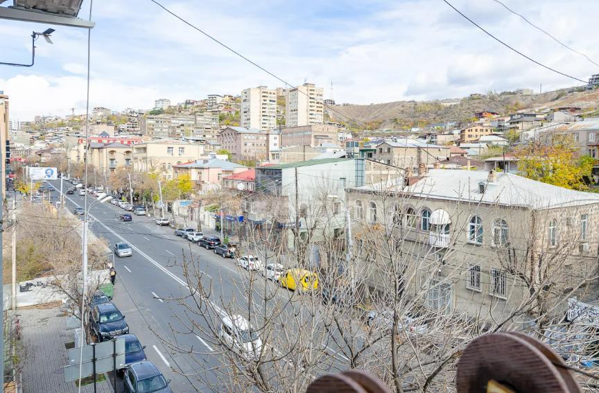 2 Սենյականոց Բնակարան Քարե Շենքում, 55քմ, 5/5 հարկ, Կապիտալ Վերանորոգված, Կահավորված