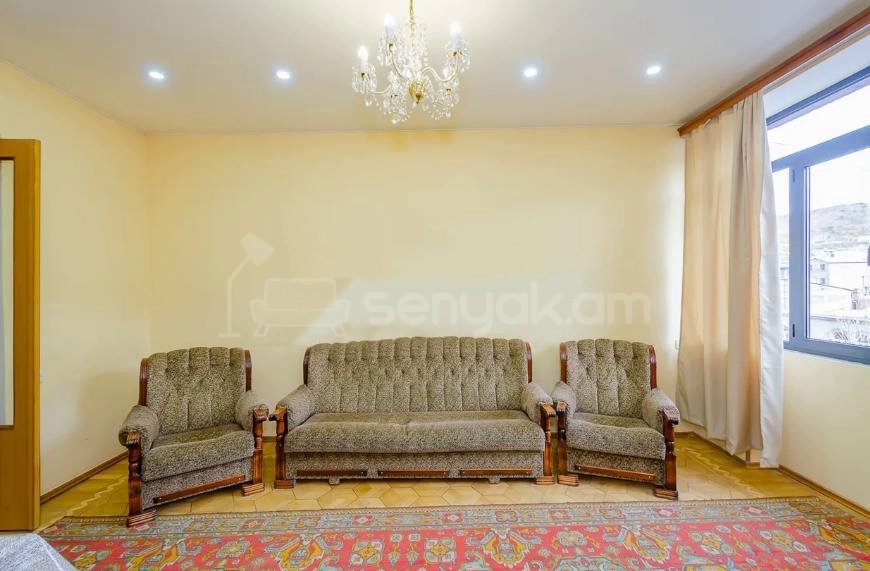 2 Սենյականոց Բնակարան Քարե Շենքում, 55քմ, 5/5 հարկ, Կապիտալ Վերանորոգված, Կահավորված