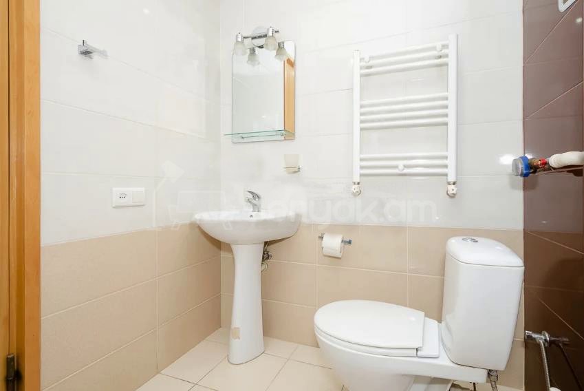2 Սենյականոց Բնակարան Քարե Շենքում, 55քմ, 5/5 հարկ, Կապիտալ Վերանորոգված, Կահավորված