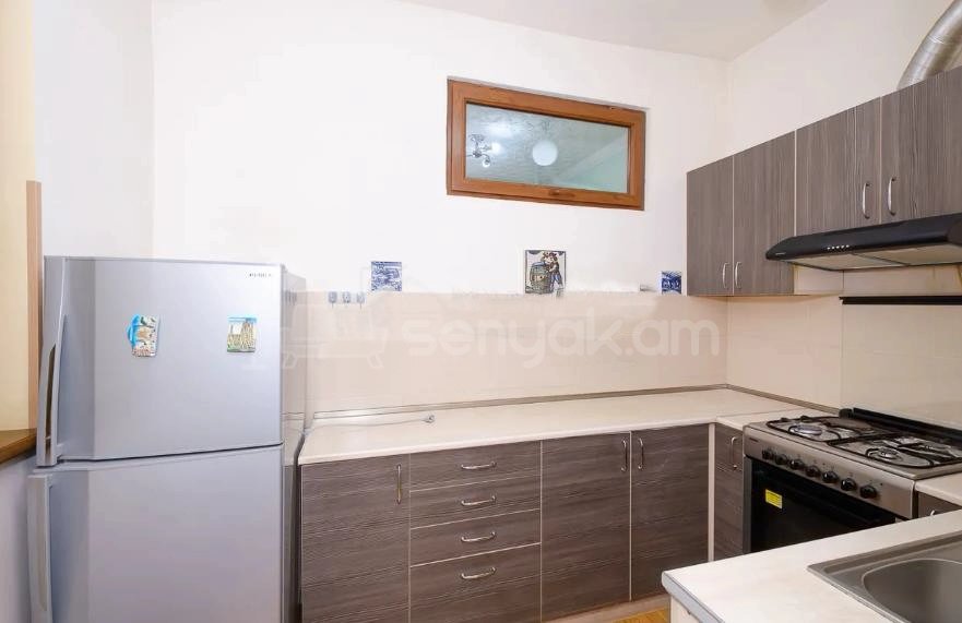 2 Սենյականոց Բնակարան Քարե Շենքում, 55քմ, 5/5 հարկ, Կապիտալ Վերանորոգված, Կահավորված