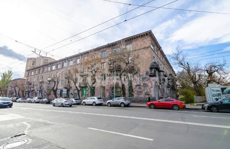 2 Սենյականոց Բնակարան Քարե Շենքում, 55քմ, 5/5 հարկ, Կապիտալ Վերանորոգված, Կահավորված