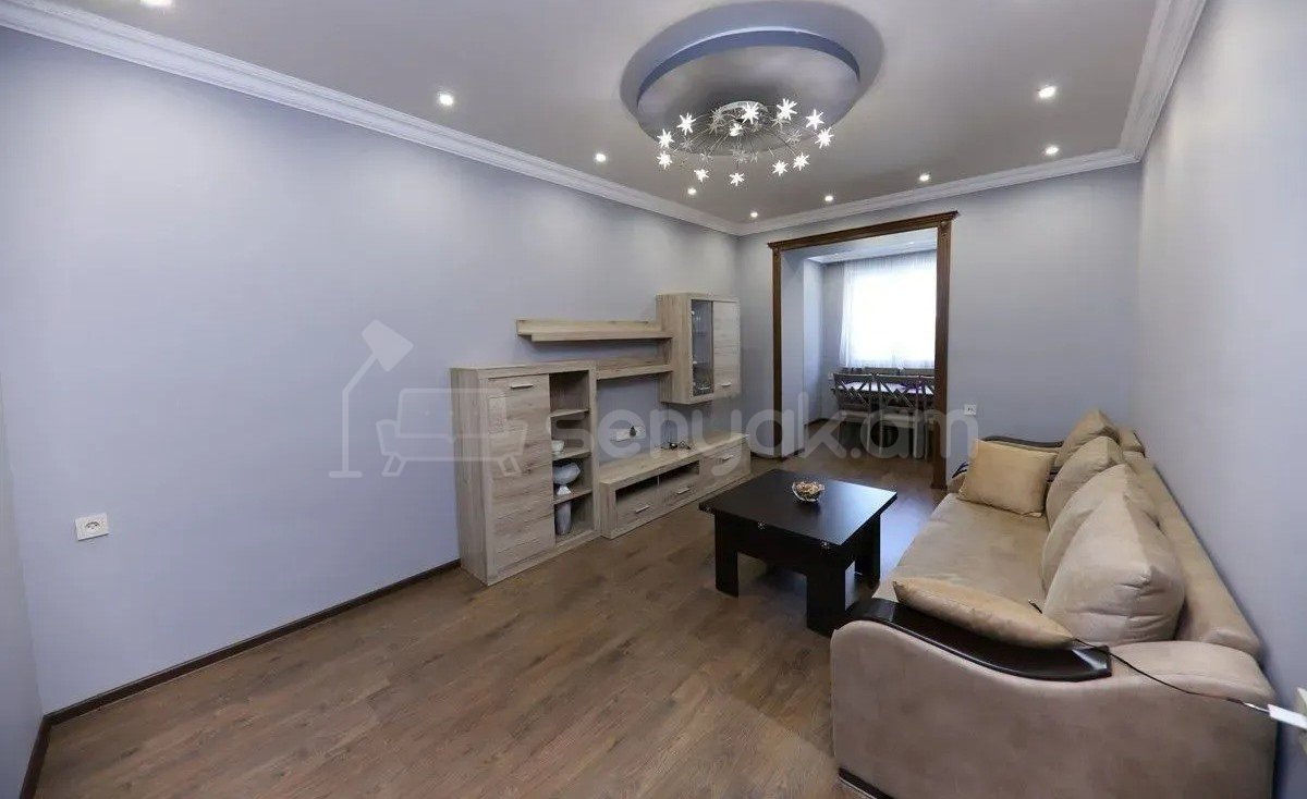 3 Սենյականոց Բնակարան Քարե Շենքում, 78քմ, 3/4 հարկ, Կապիտալ Վերանորոգված