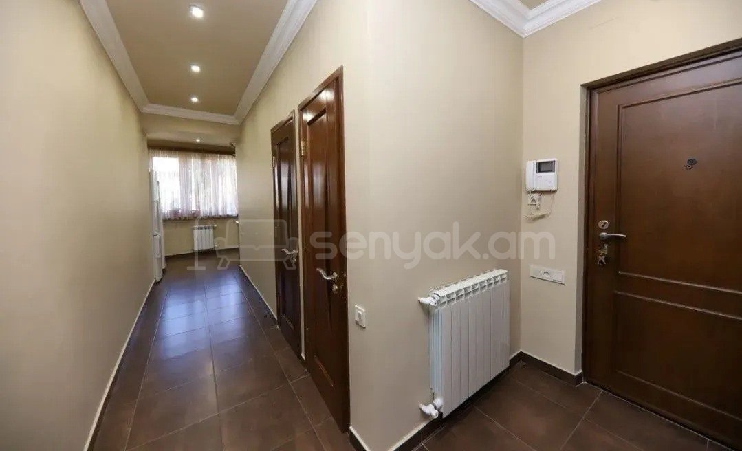 3 Սենյականոց Բնակարան Քարե Շենքում, 78քմ, 3/4 հարկ, Կապիտալ Վերանորոգված