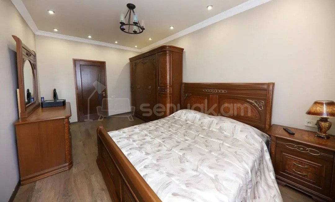 3 Սենյականոց Բնակարան Քարե Շենքում, 78քմ, 3/4 հարկ, Կապիտալ Վերանորոգված