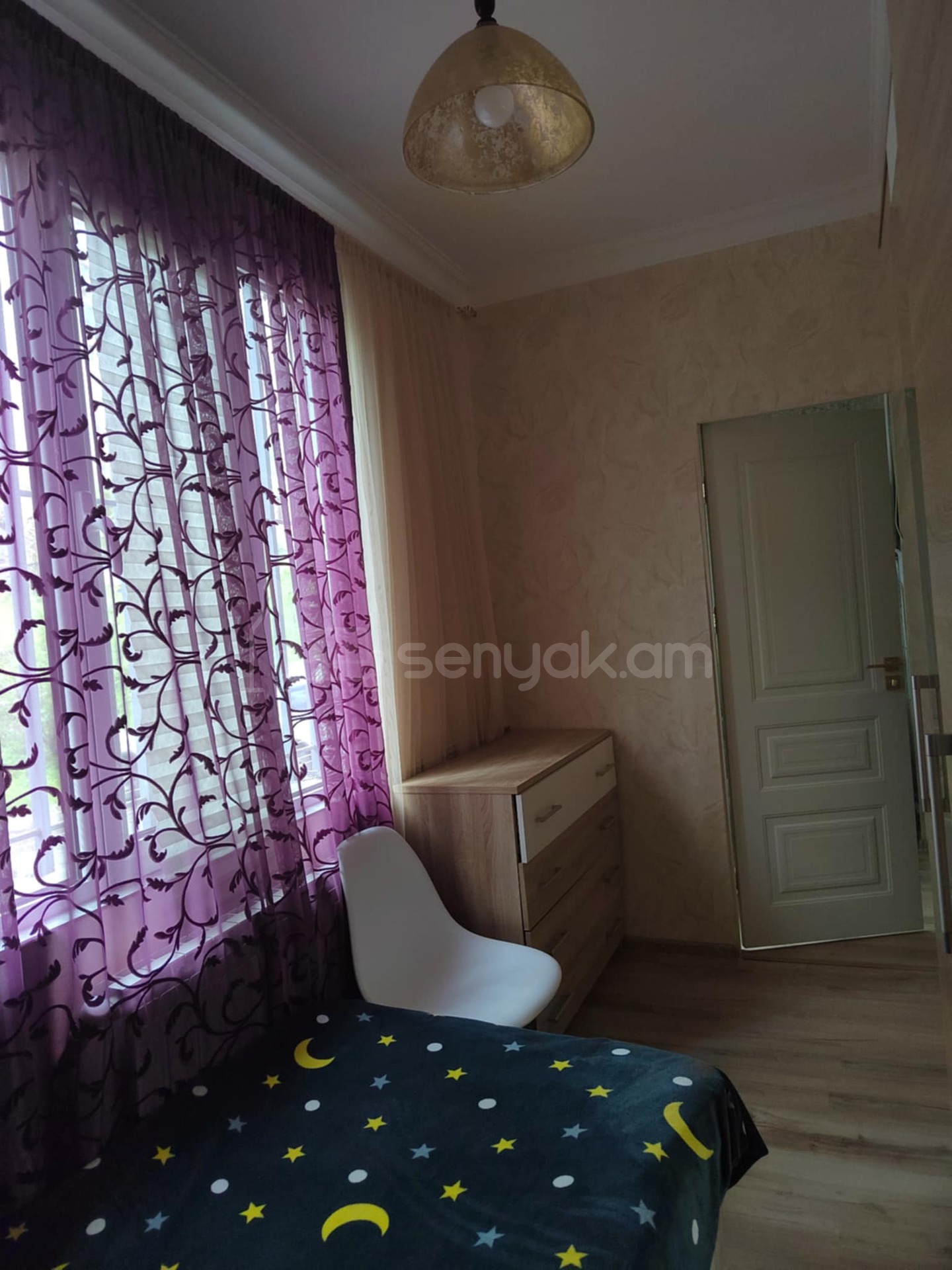 1 Սենյականոց Բնակարան Քարե Շենքում, 31քմ, 1/5 հարկ, Կապիտալ Վերանորոգված